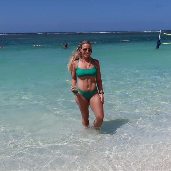 Meet your Posher, Gianna - Picture 3 of 4